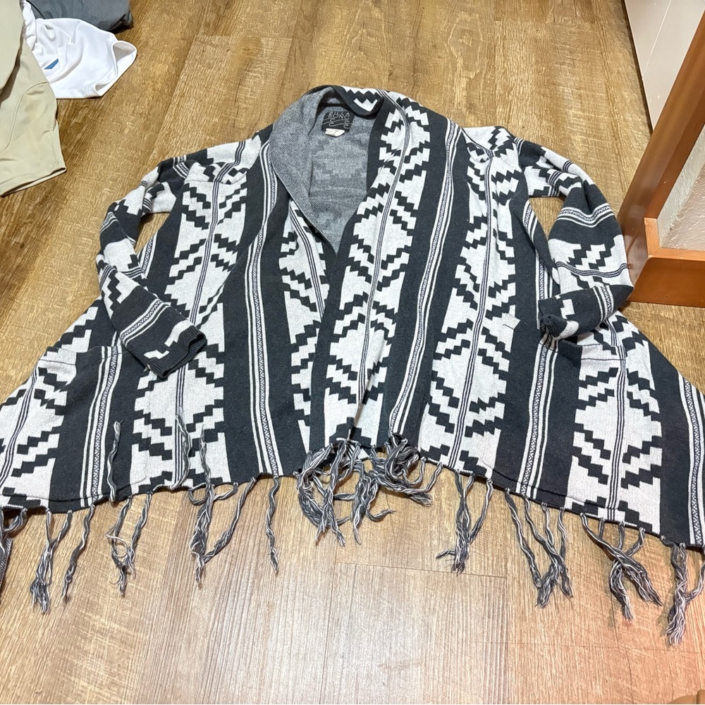 Billabong Fringe Shaw